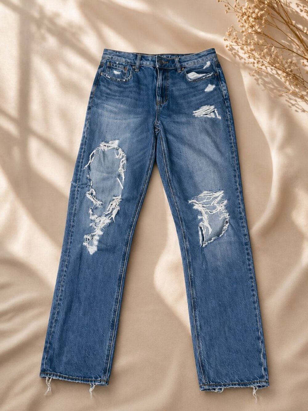 American Eagle Mom Jeans 8 Long Distressed High Rise